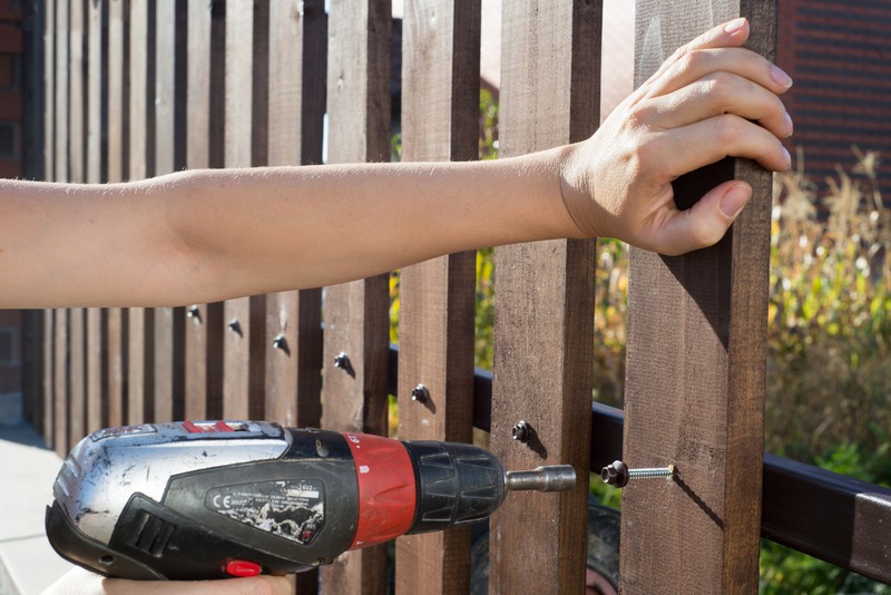 Landscapers’ Guide to Utilizing High-End Aluminum Fencing